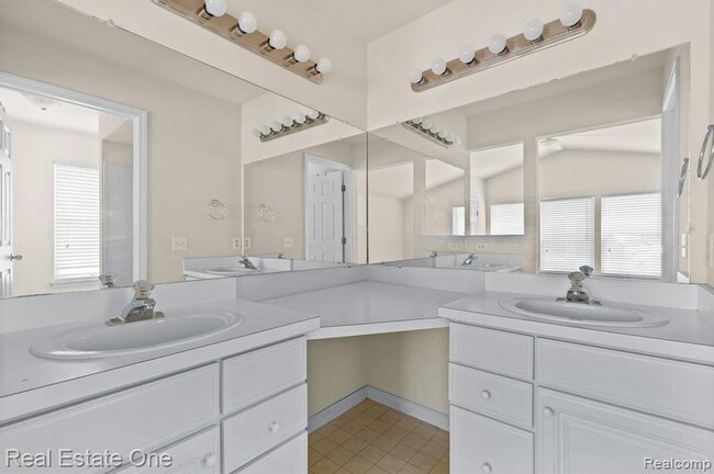 Building Photo - 3262 Woe-Be-Tide Ct