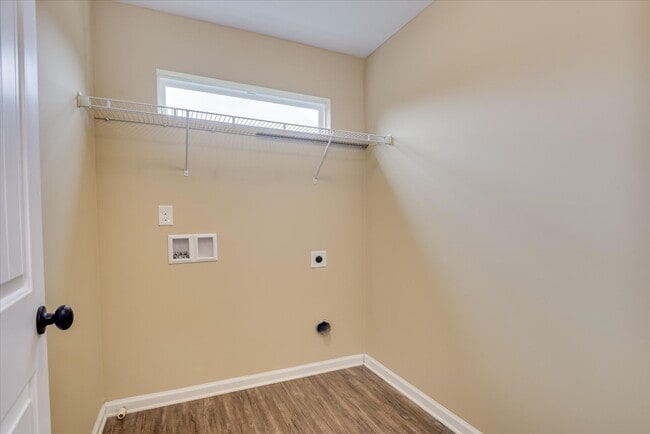 Building Photo - 4 Bedroom 2.5 Bath in Crawford Creek