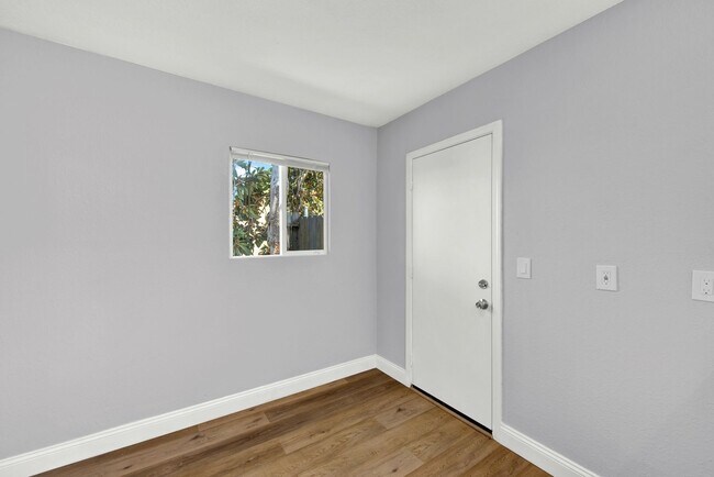 Building Photo - Great 2 Bed 1 Bath House in Vallejo -- AVA...