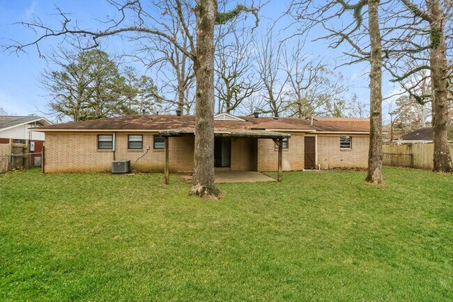 Building Photo - Beautiful Home in Pearl, MS!