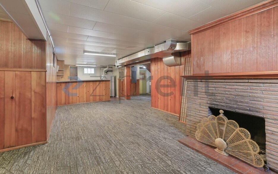 Building Photo - 1920 S Bayview St