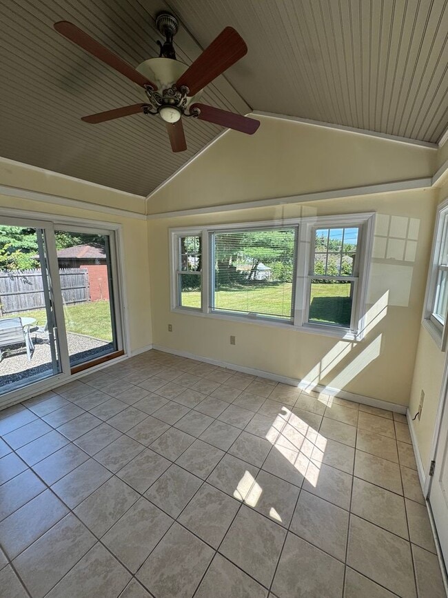 Building Photo - Adorable Single Family Home In Southeast P...
