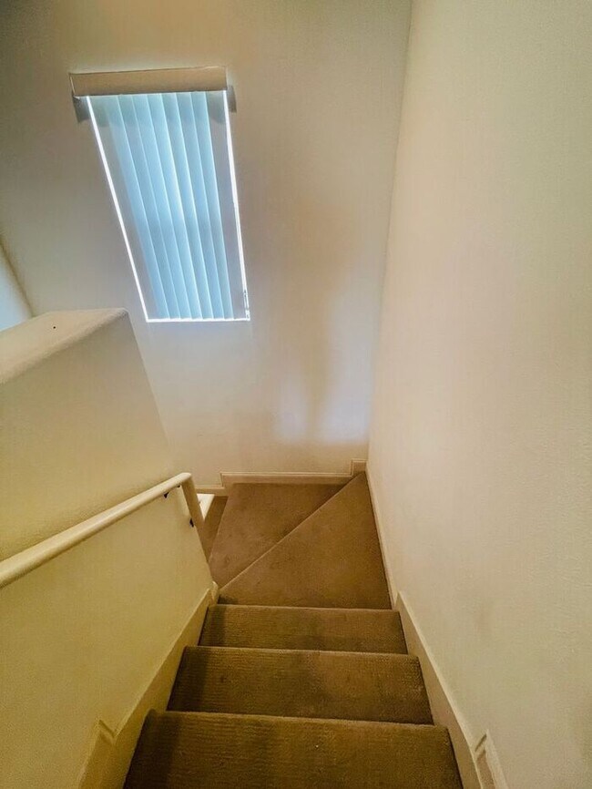 Building Photo - Spacious Two-Story Townhome-Bella Vista-2646 Bella Vista Dr Davenport FL 33897