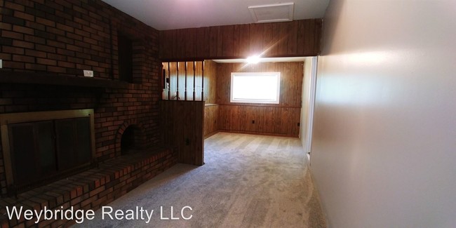 Building Photo - 3 br, 1 bath House - 2119 Sevenhills Drive