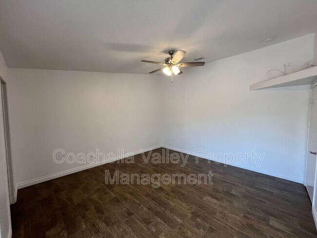 Building Photo - 40588 Clover Ln