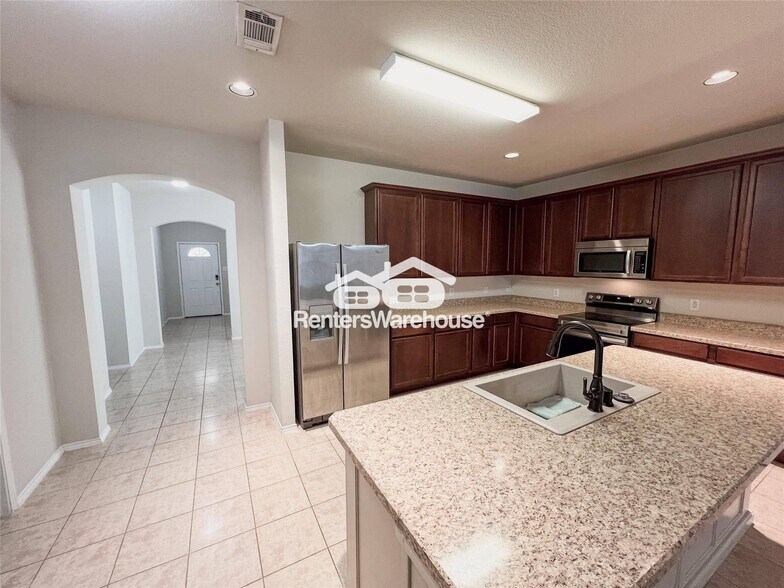 Building Photo - 1617 Totem Pole Way
