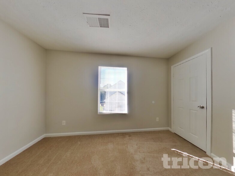 Building Photo - 34 Inverness Trce