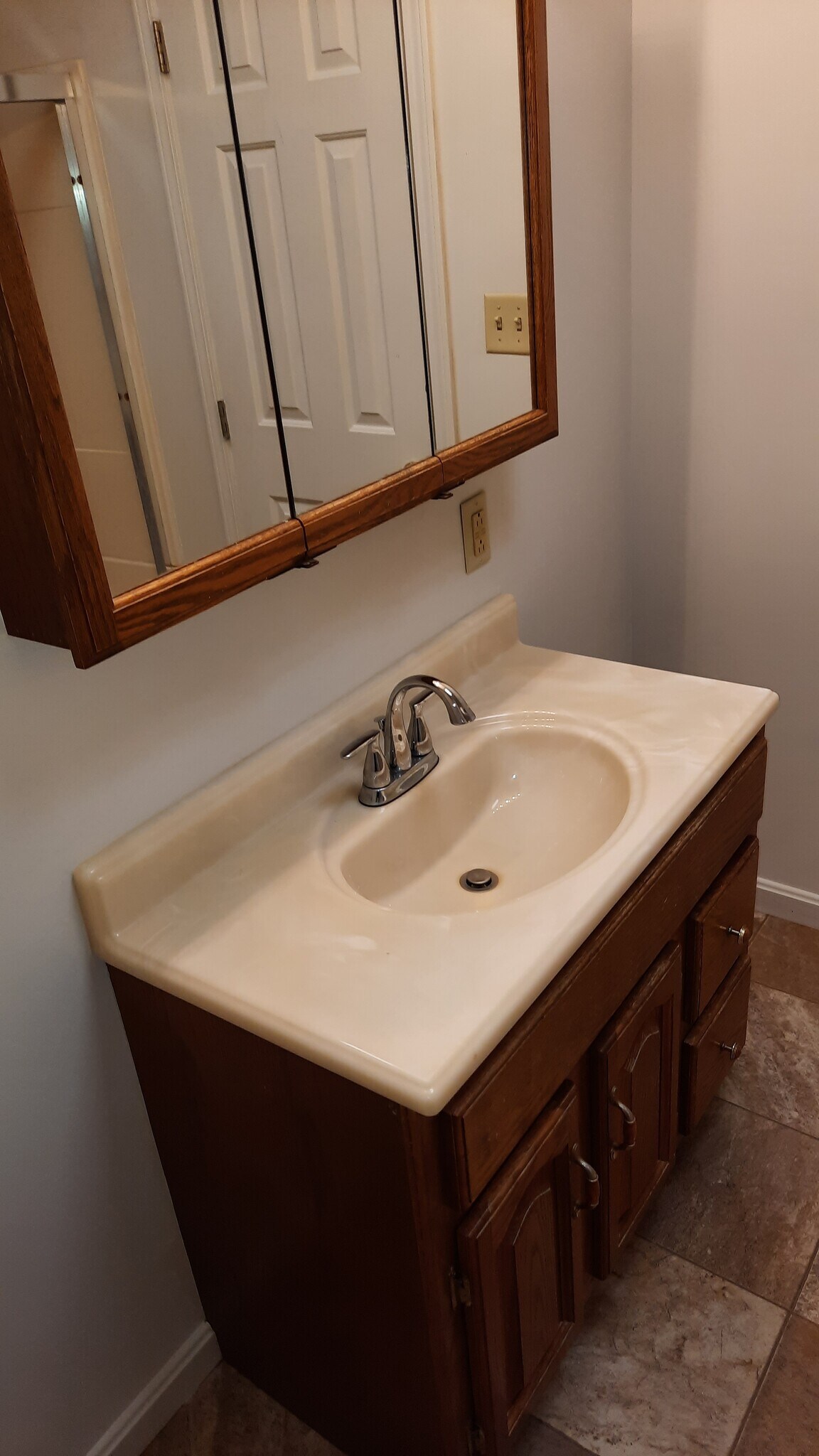 Vanitory both bath rooms - 328 Poplar St