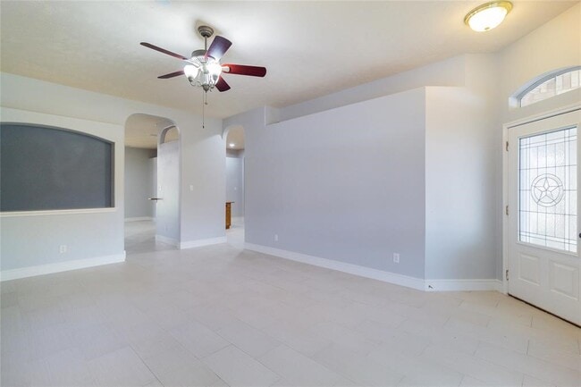 Building Photo - 6210 Pleasant Stream Dr