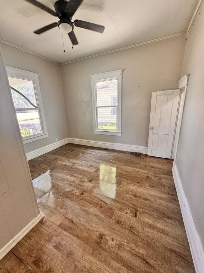 Building Photo - Charming Family Home in the Heart of Carterville