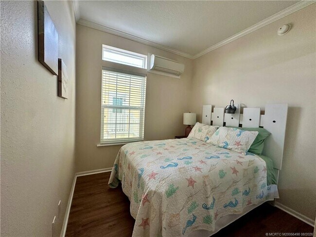 Building Photo - 437 NE Intercoastal Dr