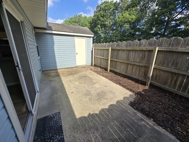 Building Photo - 329 Ferdinand Cir