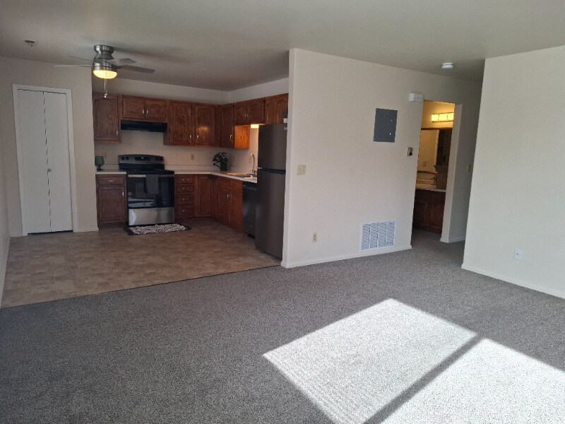 Building Photo - 3026 N Prospect St