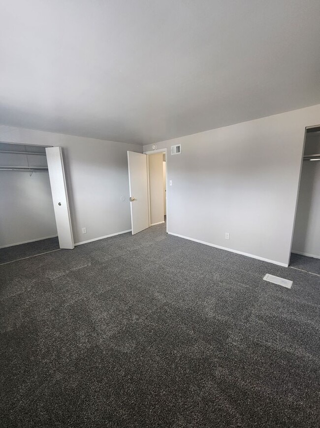 Building Photo - Spacious 2-Bedroom Townhome – Move-In Ready!