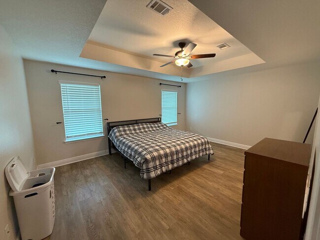 Building Photo - Pensacola - Logan Place - 3 bedroom, 2 bat...