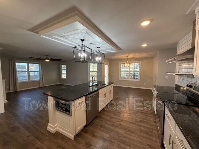 Building Photo - 83 Kotata Ave