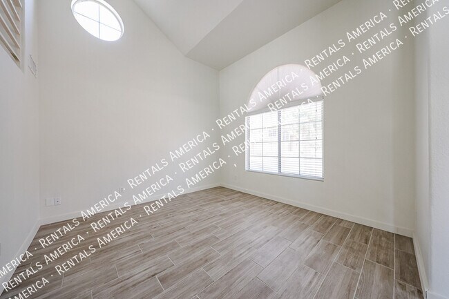 Building Photo - 3829 E Ironwood Dr