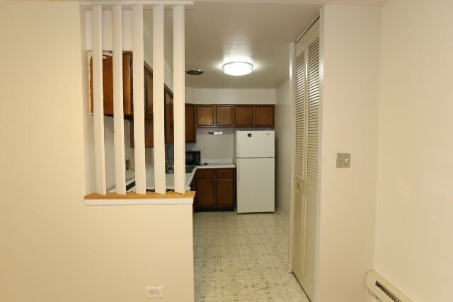 Building Photo - 675 W Wrightwood Ave