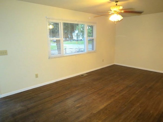 Building Photo - new rental in southern pines