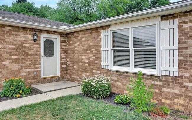 Building Photo - 4912 Follins Ct