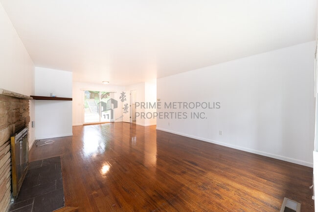Building Photo - 13033 27th Ave NE