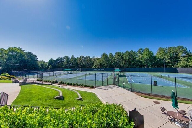 Building Photo - House 4 Beds 2 Baths