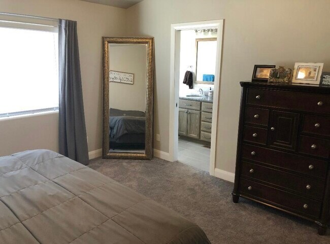 Building Photo - 1780 N Snowfield Pl