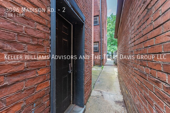 Building Photo - 3096 Madison Rd