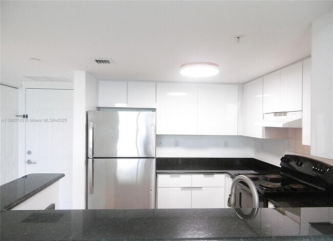 Building Photo - 3000 Coral Wy