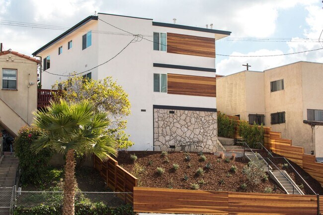 Building Photo - Beautifully updated 1 bed / 1 bath apartment in Echo Park is now available - Includes private par...