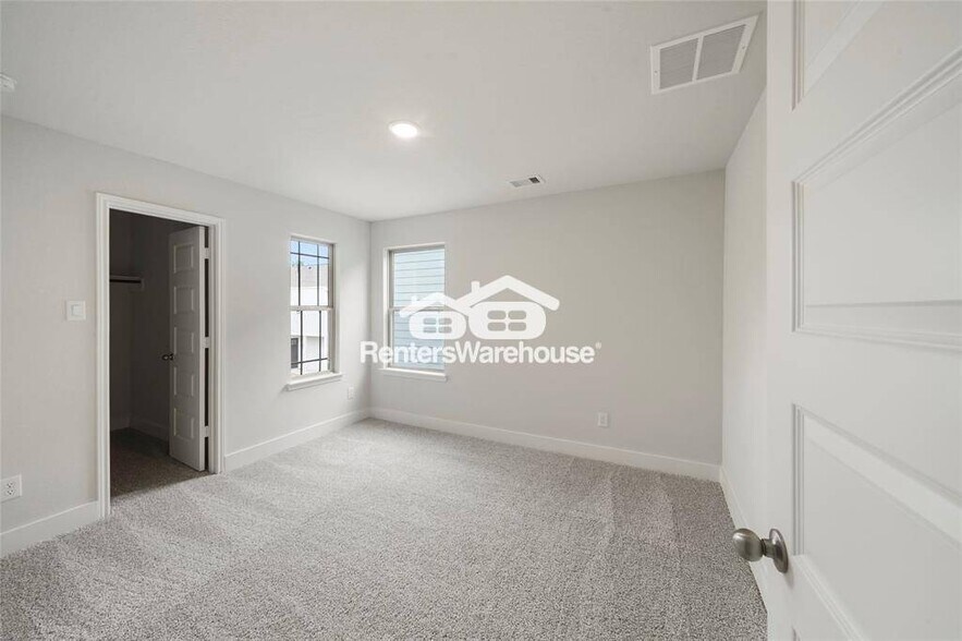 Building Photo - 11411 Waterford Spg Trl