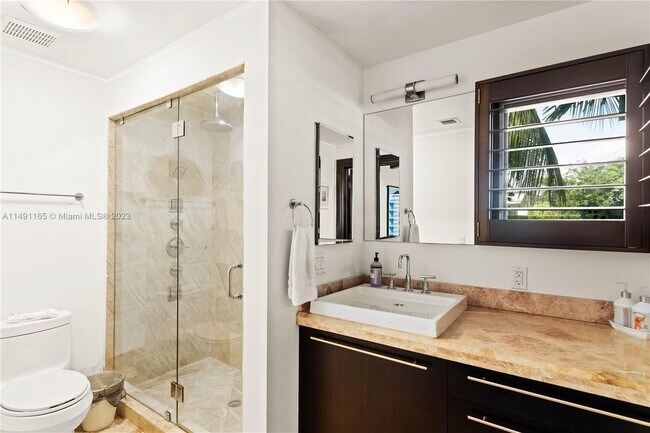 Building Photo - 2 SW 24th Rd