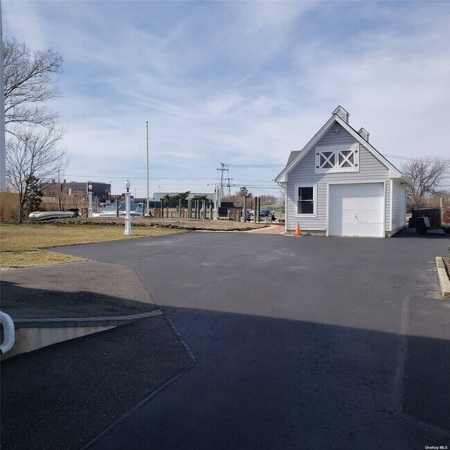 Building Photo - 32 Sheridan Rd