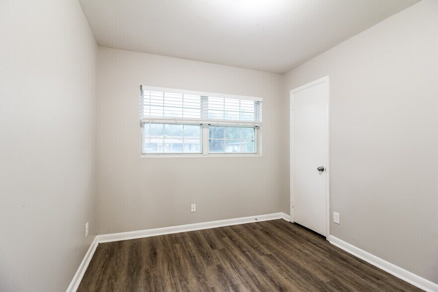 Building Photo - 2468 Quail Ave