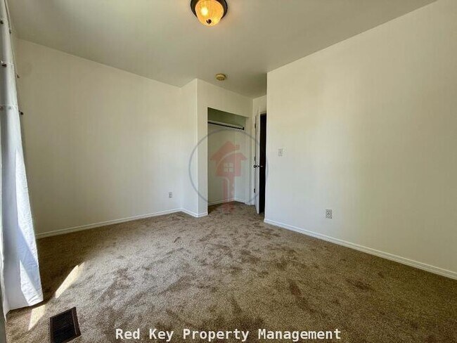 Building Photo - 80 E Single Family Home
