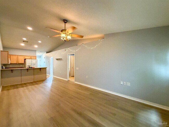 Building Photo - 8005 Stonebrook Dr