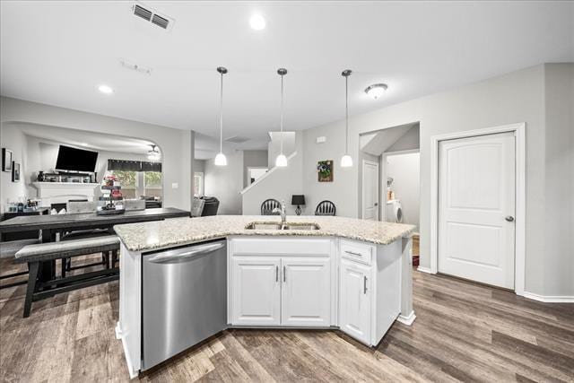 Building Photo - 2412 Lighthouse Dr