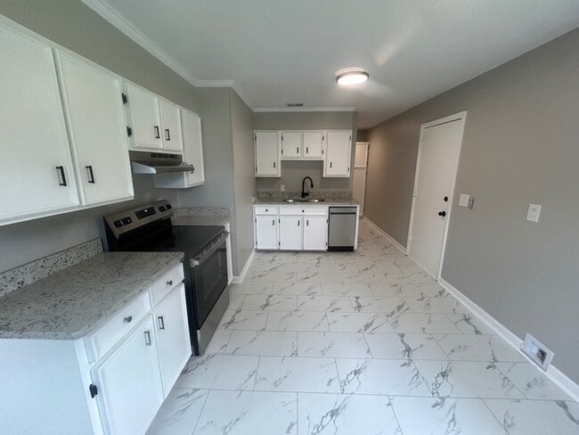 Building Photo - 210 Cabin Creek Blvd