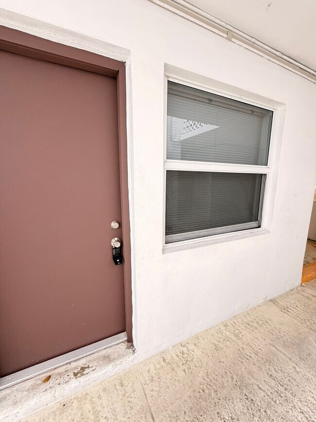 Building Photo - Two-bedroom apartment for rent in Margate