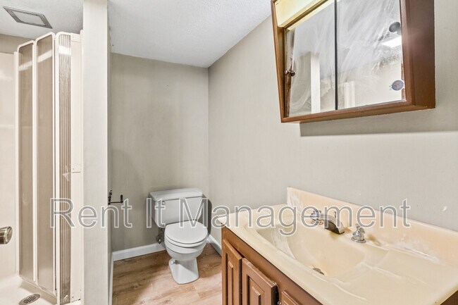 Building Photo - 2315 N. 61st.