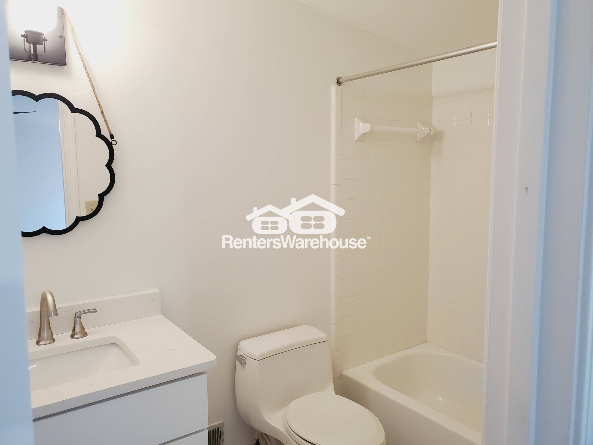 Building Photo - 4325 Sprucebough Dr