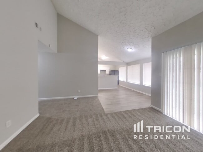 Building Photo - 10919 Almond Grove