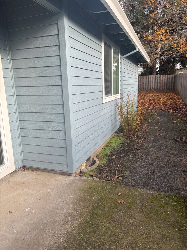 Building Photo - Beautifully Remodeled Single-Level House in North Newberg