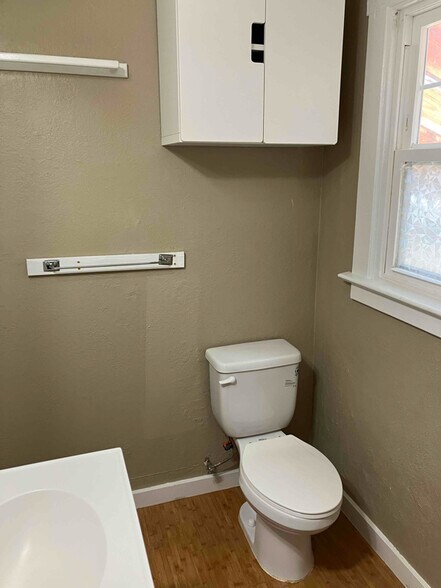 Building Photo - 235 Catron St N