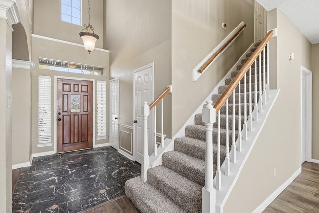 Building Photo - 6734 Flowermound Dr