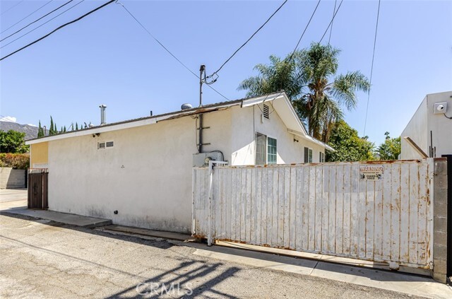 Building Photo - 1217 Elm Ave
