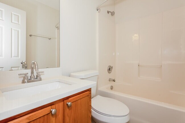 Building Photo - 4834 Hopewood Ln