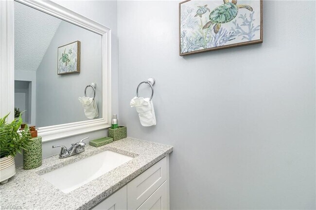 Building Photo - 146 Clyburn Way W