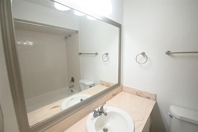 Building Photo - 12603 Ashford Meadow Dr