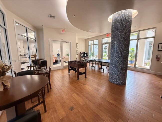 Building Photo - 1830 Radius Dr